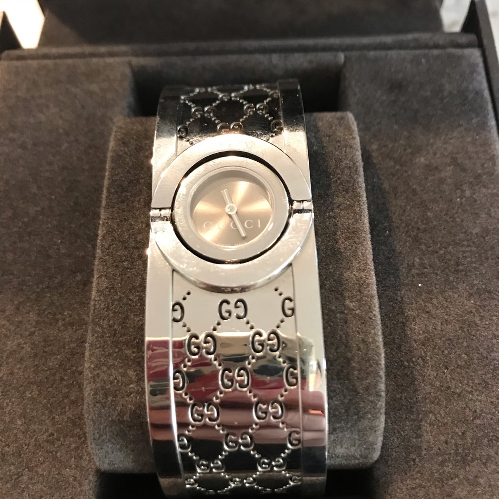 Gucci Twirl Watch